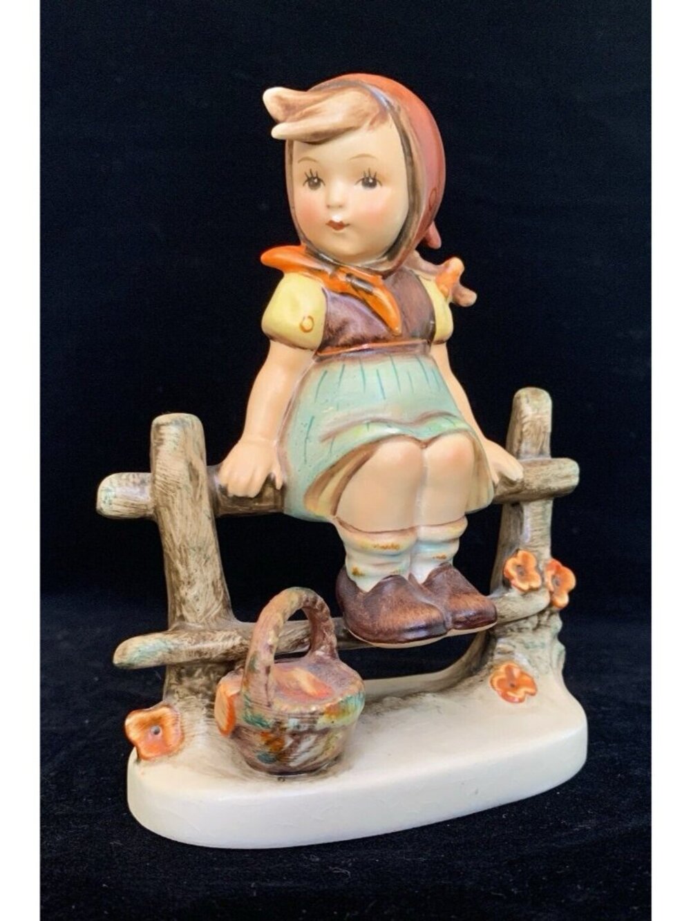 Hummel Just Resting Figurine 112/1 TMK2 Full Bee Western Germany 5.5"